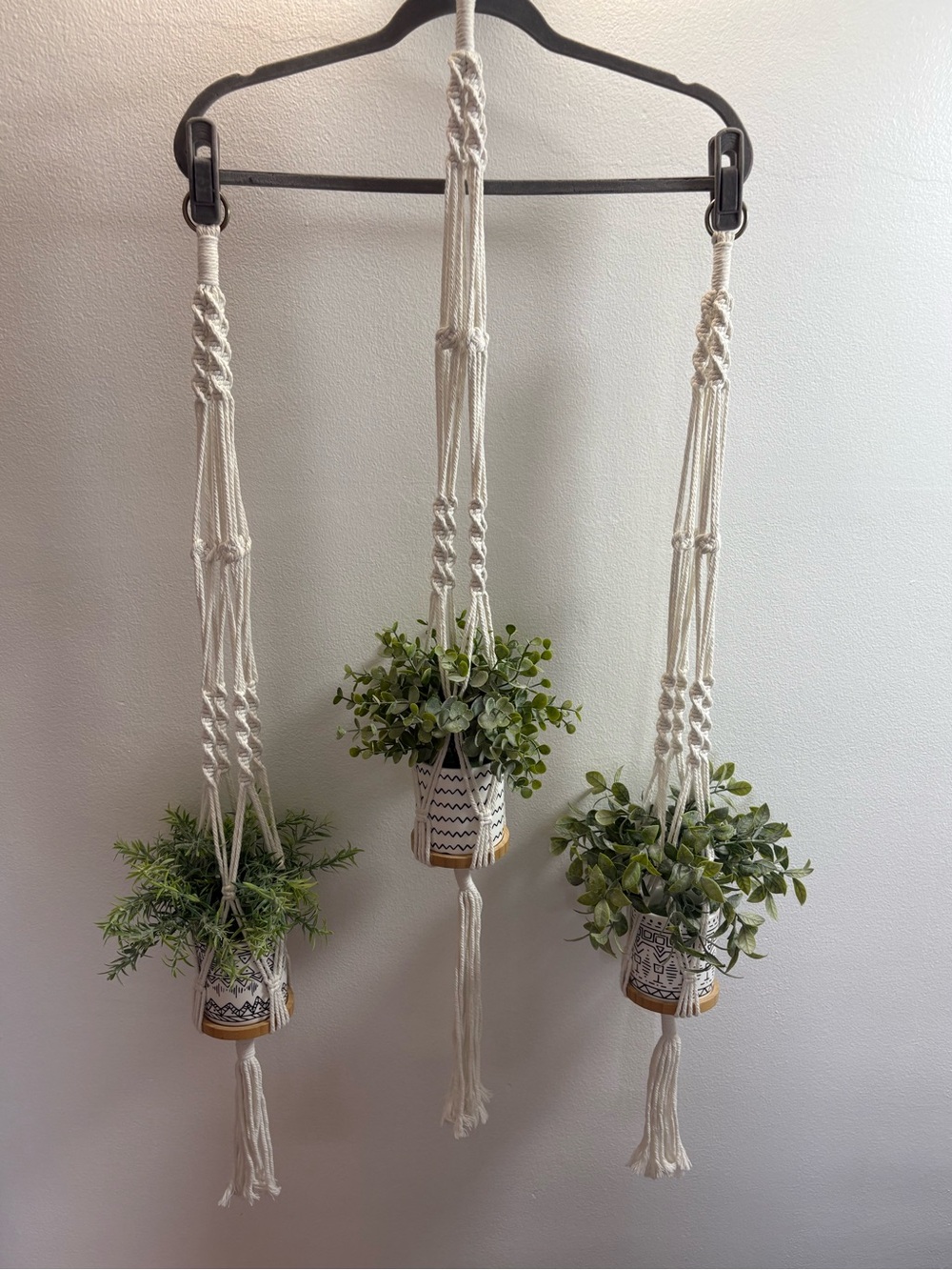 Boho Set Of 4 Faux Plants With 3 Macrame Hangers